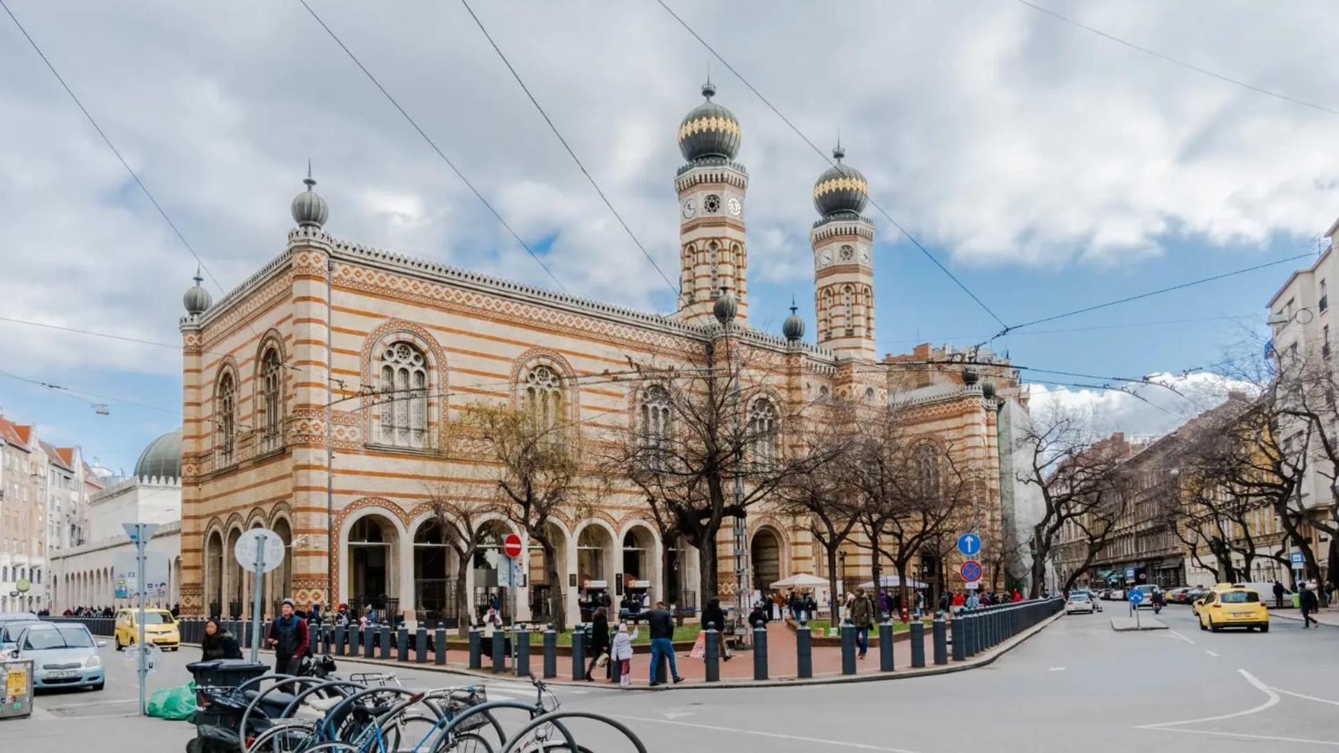 Colorful Apartment Next To Gozsdu And Synagogue بودابست المظهر الخارجي الصورة